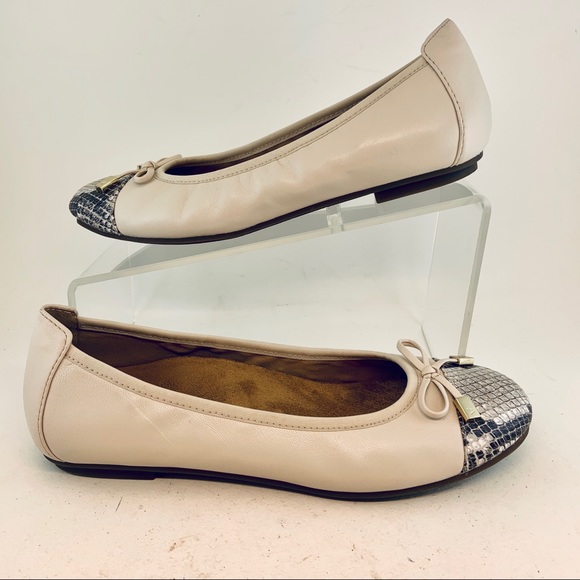 ⚡️SOLD Vionic Snake Cap Toe Bow Minna Ballet Flats - Picture 4 of 11